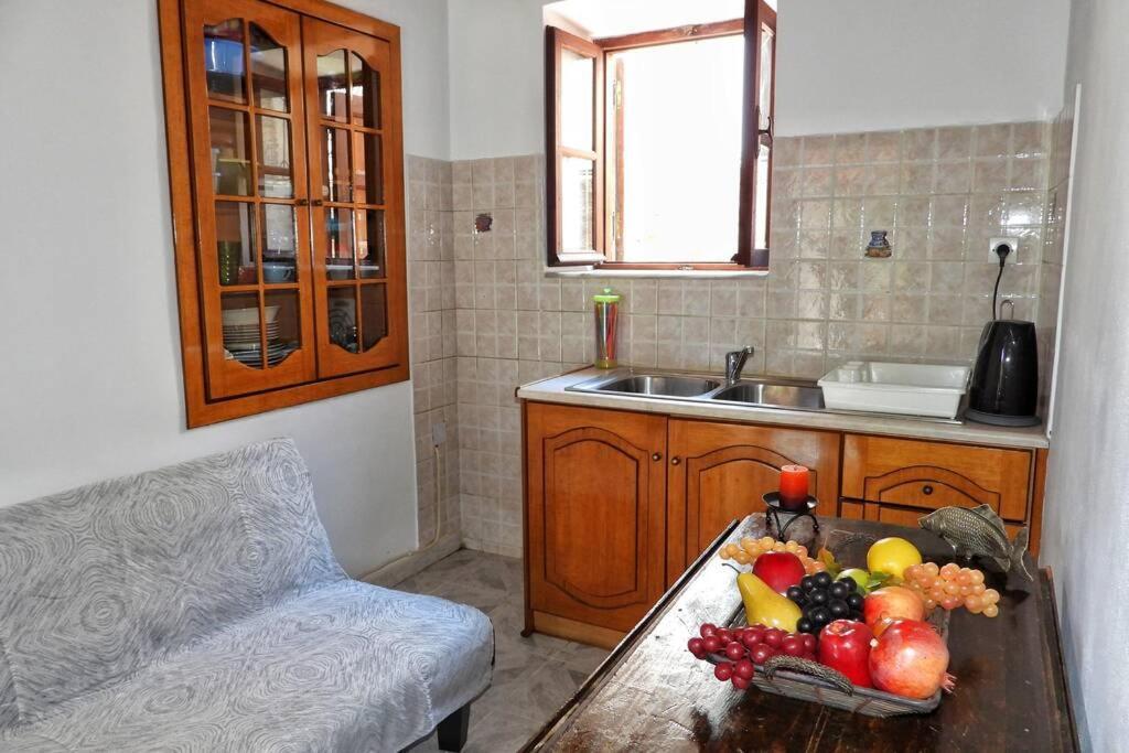 Traditional Villa Efterpi Chalki Town Eksteriør bilde