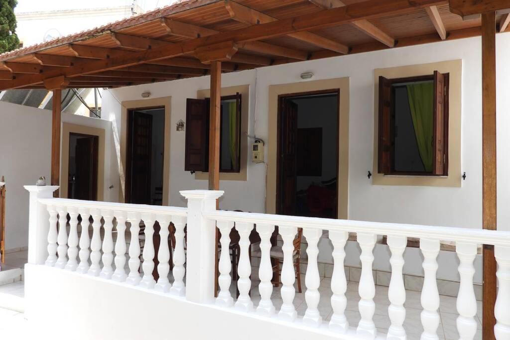 Traditional Villa Efterpi Chalki Town Eksteriør bilde